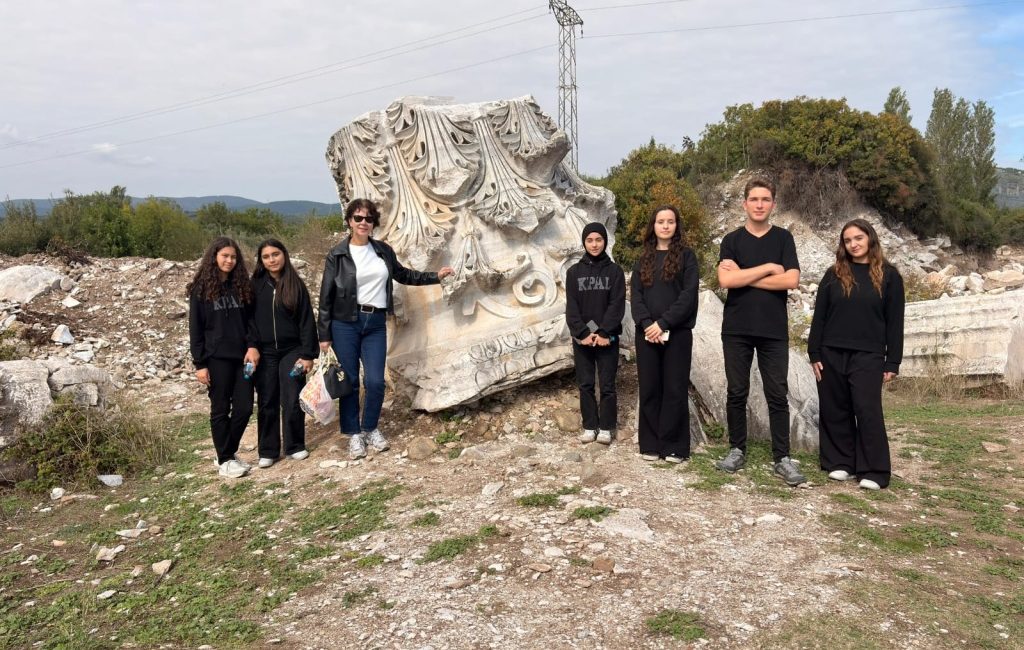 Bandırma’da öğrencilerden Kyzikos’ta tarih yolculuğu Kemal Pireci Anadolu Lisesi öğrencileri, Erdek’te gerçekleştirilen kültürel geziyle medeniyet