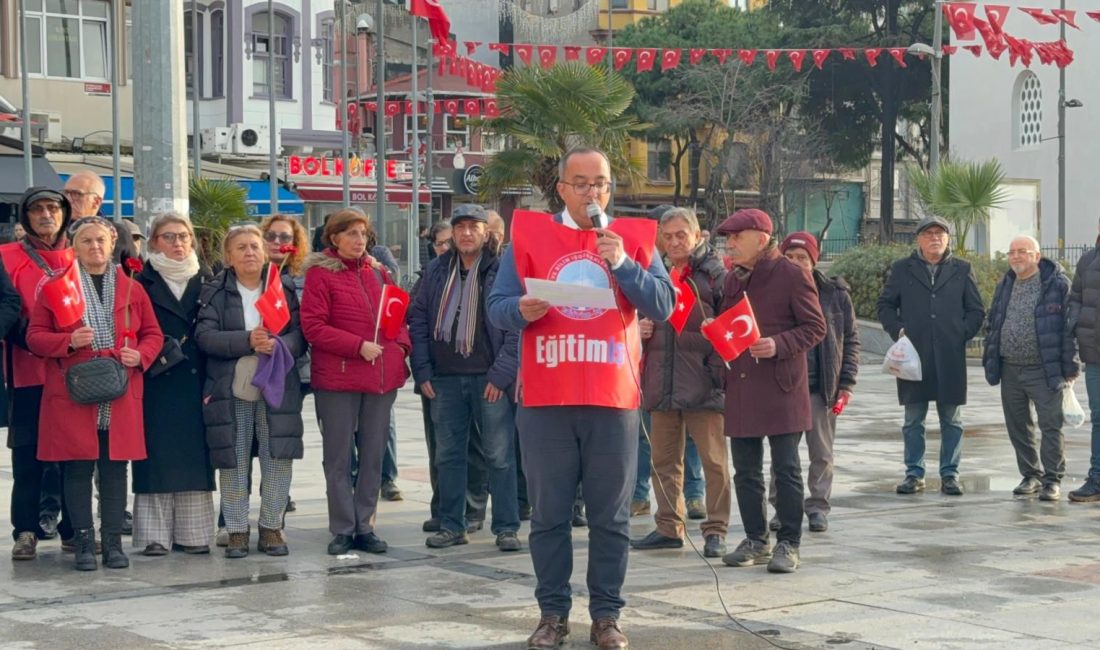 Uğur Mumcu ve demokrasi şehitleri, Bandırma’da düzenlenen açıklamayla saygıyla anıldı.