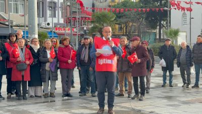 Uğur Mumcu ve demokrasi şehitleri, Bandırma’da düzenlenen açıklamayla saygıyla anıldı.