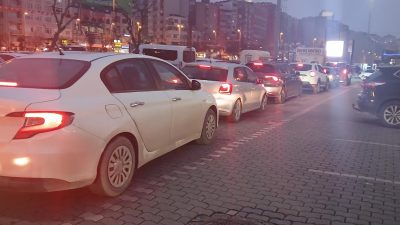 Balıkhane önündeki otoparktan çıkış saatleri  eziyete dönüşüyor. Özellikle saat 16.00