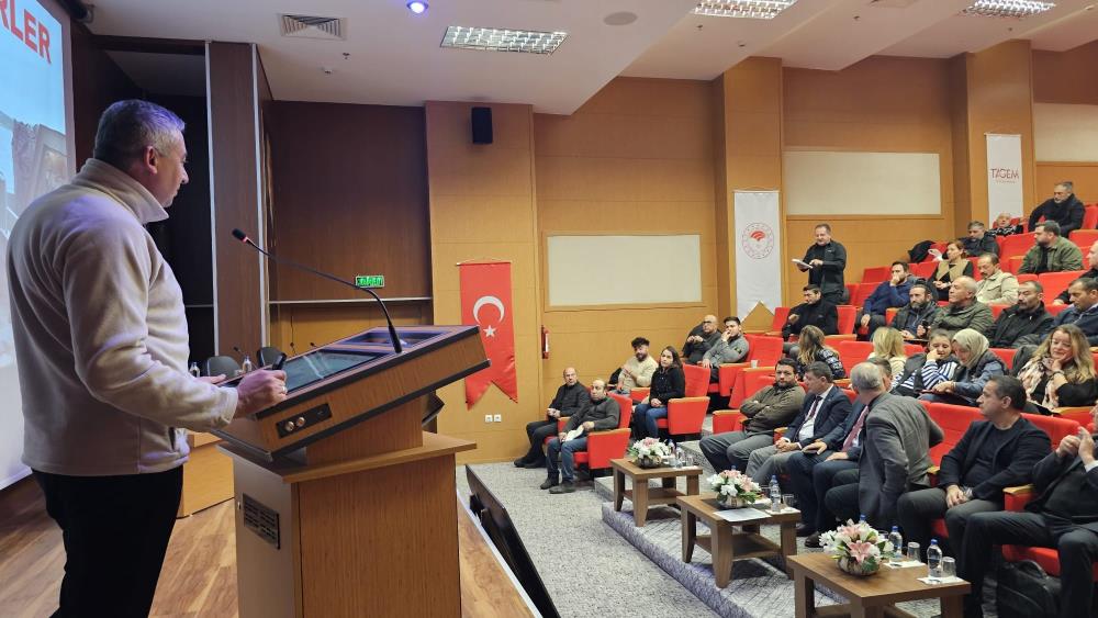 Bandırma’da midye yetiştiriciliği sektörü masaya yatırıldı Bandırma Koyunculuk Araştırma Enstitüsü ev sahipliğinde düzenlenen toplantıda, midye yetiştiriciliği
