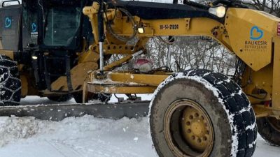 Buzlanma ve olası yol kapanmalarına karşı Balıkesir Büyükşehir Belediyesi ekipleri
