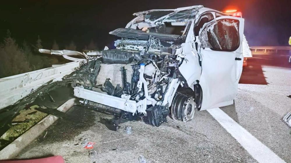 Altın yüklü zırhlı araç takla attı: 8 kilo altın kayıp Karacabey ilçesi yakınlarında kuyumcudan alınan altınları taşımak üzere yola çıkan