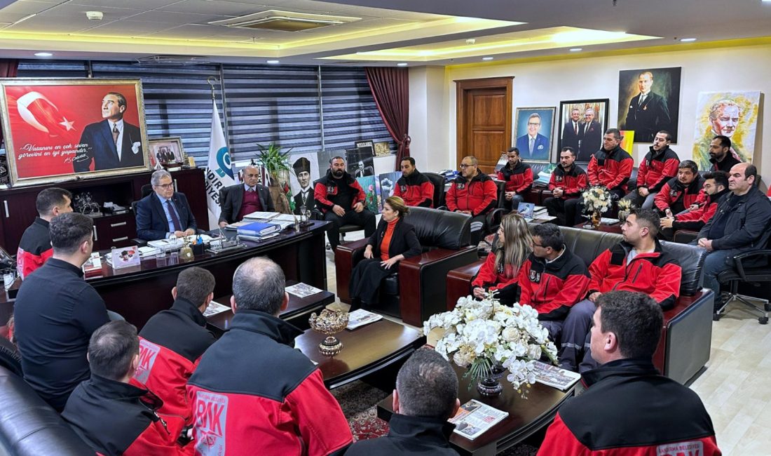 Bandırma’da Afet Koordinasyon Ekibine Başkan Mirza’dan Teşekkür Bandırma Belediye Başkanı Dursun Mirza, Afet Koordinasyon Birimi ve Kriz