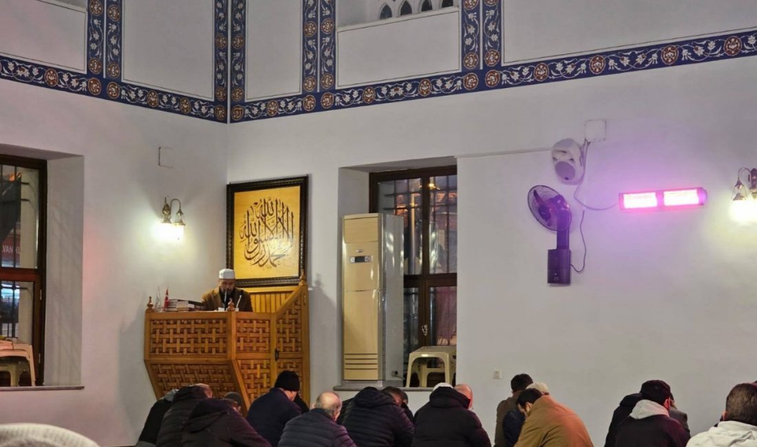 Bandırma İlçe Müftüsü Dr. Abdulhamid Pehlivan’ın katılımıyla Haydarçavuş Camii’nde sabah