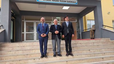Balıkesir İl Millî Eğitim Müdürü Selehattin Kal ve beraberindeki yöneticiler,