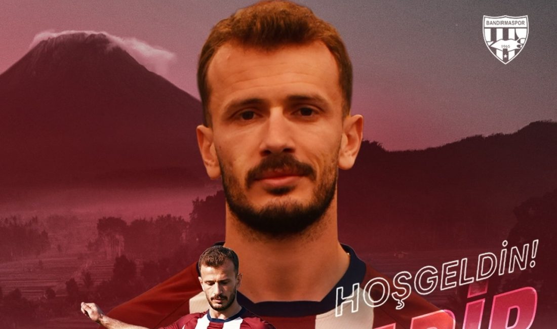 Bordo-Beyazlı ekip Bandırmaspor, Abdulkadir Parmak ile 1,5 yıllık anlaşma sağlayarak