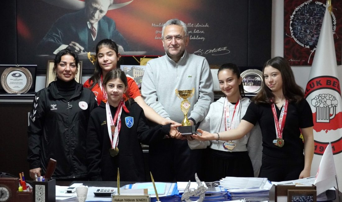 Balıkesir’de düzenlenen 10–11–12–13–14 yaş ve U15 İl Şampiyonası’nda Susurluklu kız