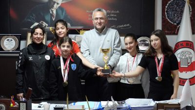Balıkesir’de düzenlenen 10–11–12–13–14 yaş ve U15 İl Şampiyonası’nda Susurluklu kız