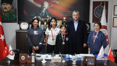 Okullar Arası İl Seçmeleri’nde farklı kategorilerde derece elde eden sporcular,