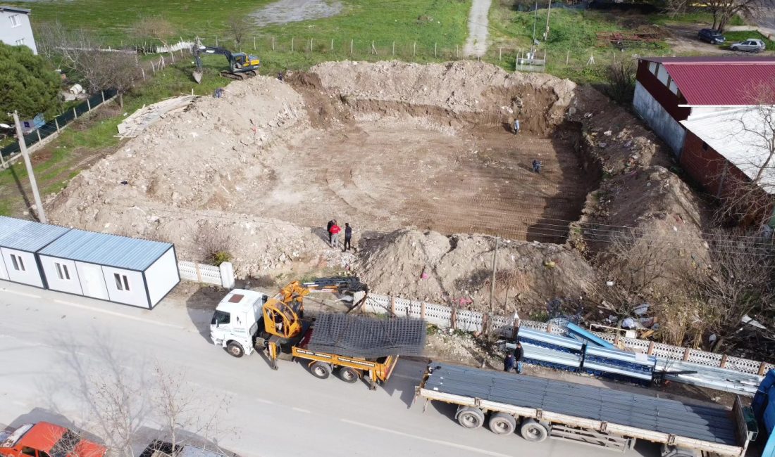 Susurluk’ta Çocuk Gündüz Bakımevi için ilk kazma vuruldu Balıkesir Büyükşehir Belediyesi’nin katkılarıyla hayata geçirilen Çocuk Gündüz Bakımevi Projesi’nde