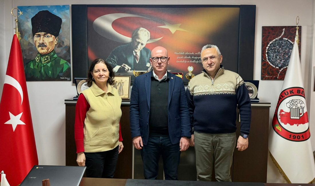 CHP Balıkesir Milletvekili Serkan Sarı, Susurluk İlçe Başkanı Sema Acar
