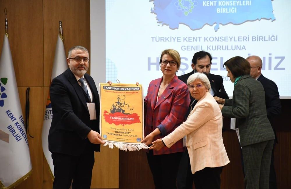 Kent Konseyi Başkanı Sevinç Baykan Özden Balıkesir’i gururlandırdı Balıkesir Kent Konseyi Başkanı Sevinç Baykan Özden, Türkiye Kent Konseyleri