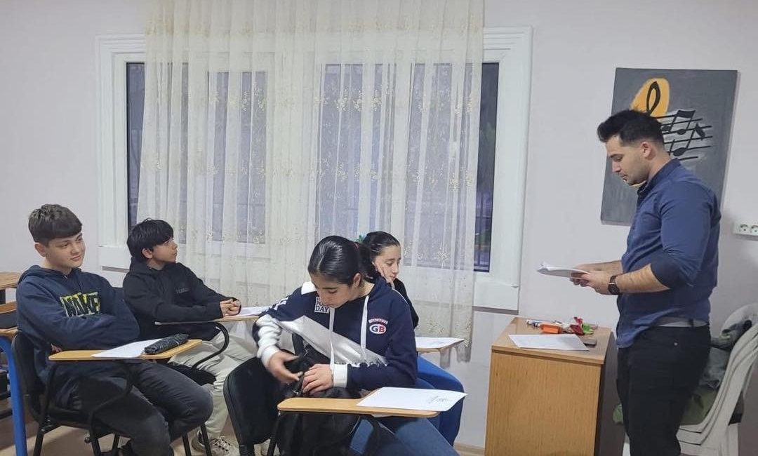 Avşa Adası’nda LGS hazırlık kursu sürüyor Marmara Adalar Belediyesi’nin ücretsiz hazırlık kursları kapsamında Lise Geçiş Sınavı