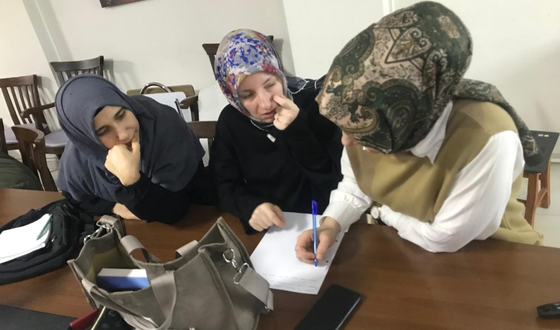 Bandırma’da velilere aile eğitimi desteği Bandırma Ahmet Obalı Anaokulu velileri, Modüler Aile Eğitim Programı kapsamında