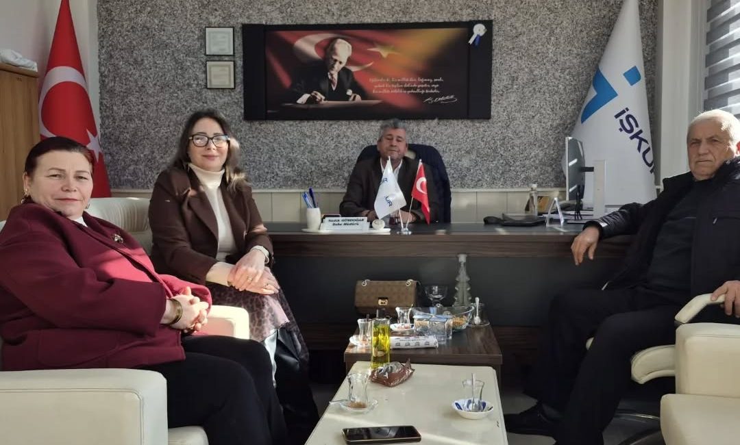 AK Parti yönetiminden Bandırma İŞKUR’a ziyaret AK Parti Bandırma İlçe Teşkilatı yönetim kurulu üyeleri, Bandırma İŞKUR