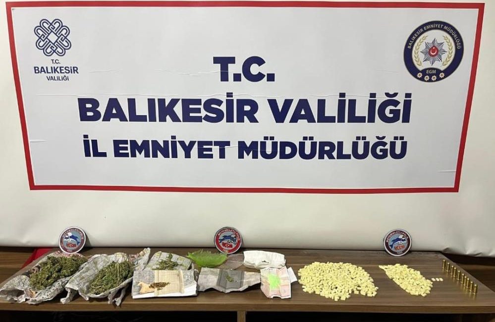 Bandırma İlçe Emniyet Müdürlüğü, gençleri zehir tacirlerinden korumak amacıyla yürüttüğü