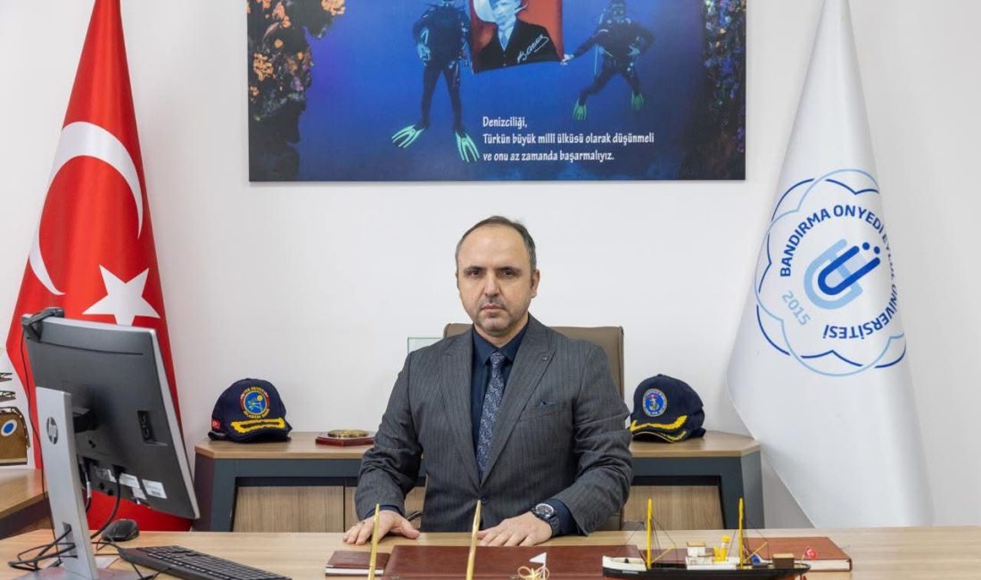 Kılıçi Denizcilik Fakültesi Dekanlığı Görevine Başladı Bandırma Onyedi Eylül Üniversitesi’nde Denizcilik Fakültesi dekanlığı değişimi gerçekleşti. Prof.