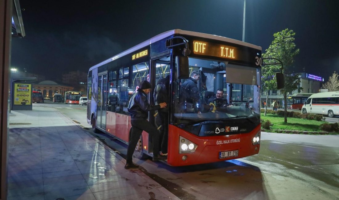 BTT Sınav haftalarında 859 bin öğrenci ücretsiz taşındı Balıkesir Büyükşehir Belediye Başkanı Ahmet Akın, öğrenci dostu bir kent