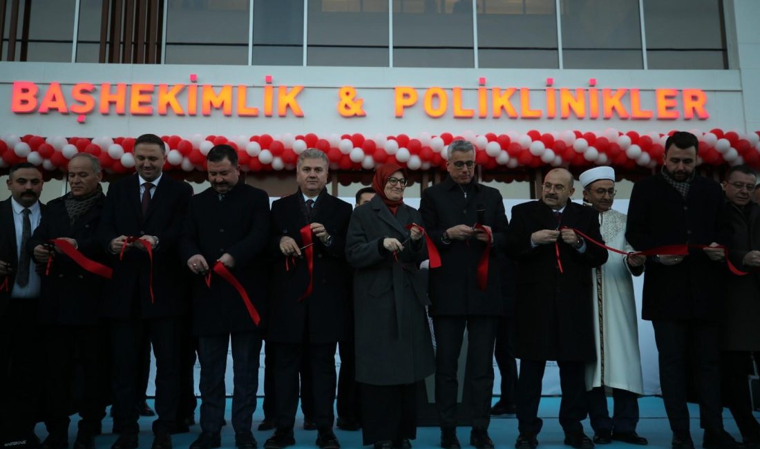 Bakan Memişoğlu: “72 branşın 69’una aynı gün randevu veriyoruz” Sağlık Bakanı Kemal Memişoğlu, “Türkiye’de her bir vatandaş bugün 12