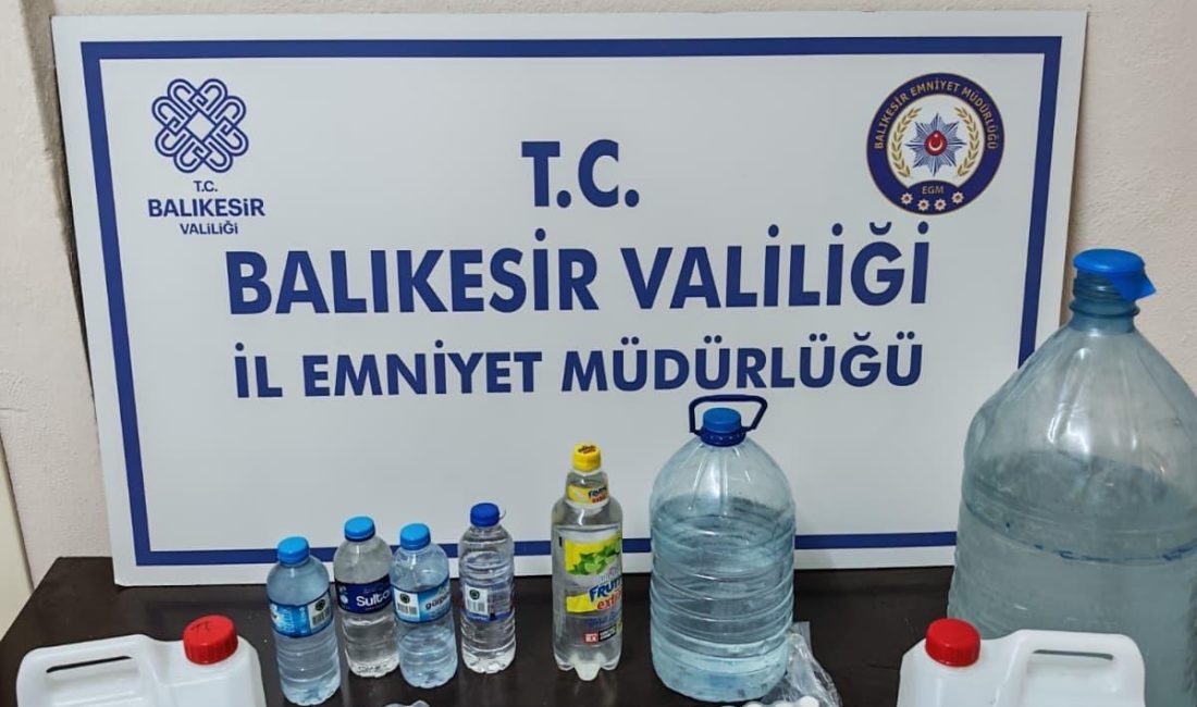 Erdek’te kaçak içki operasyonu: 23 litre ele geçirildi Erdek İlçe Emniyet Müdürlüğü ekiplerince Atatürk Mahallesi’nde gerçekleştirilen çalışmada, kaçak