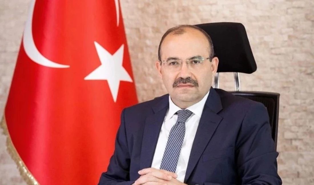 Balıkesir Valisi’nden eğitim camiasına tatil mesajı Balıkesir Valisi İsmail Ustaoğlu, yarıyıl tatili dolayısıyla yayımladığı mesajda öğrenci,