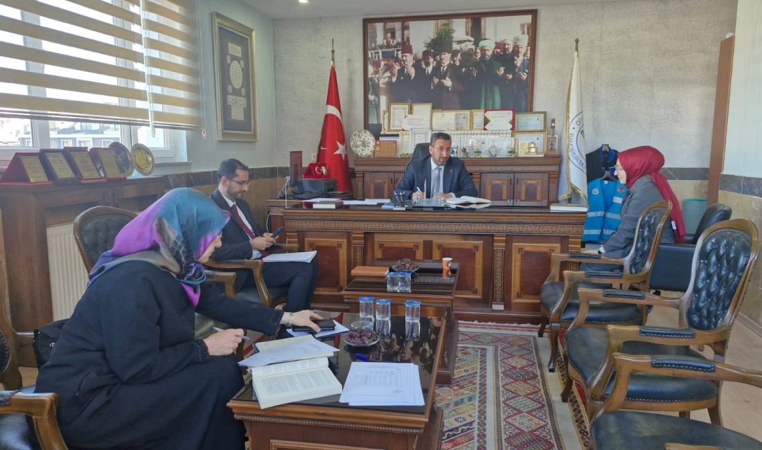 Bandırma’da Talim ve Tashih-i Hurûf Kursu Sınavı Diyanet İşleri Başkanlığı tarafından düzenlenen Hizmet İçi Eğitim Kursu kapsamında