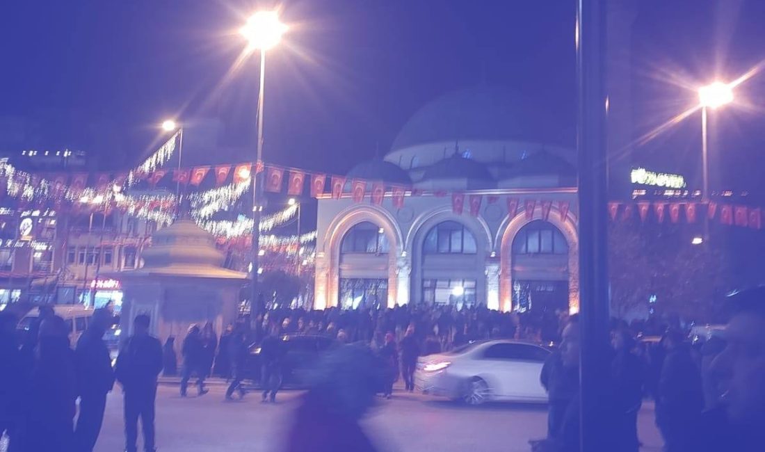 Bandırmalı Umreciler kutsal topraklara uğurlandı Bandırma İlçe Müftülüğü’nün düzenlediği programla Bandırmalı umreciler, din görevlileri eşliğinde