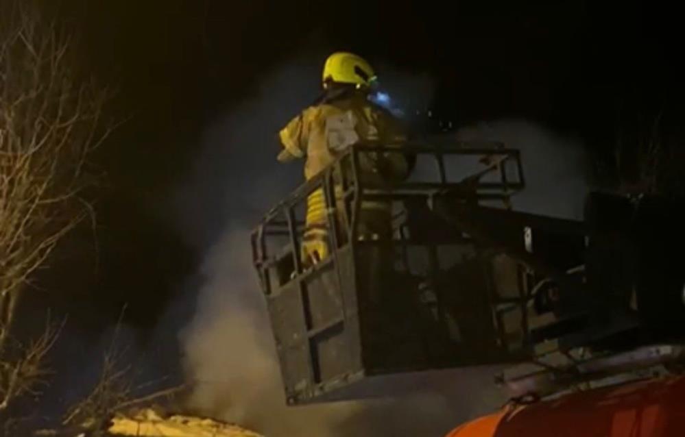 Hodul Köyü’nde, Özkan Şahin’e ait evde çıkan yangın büyük maddi