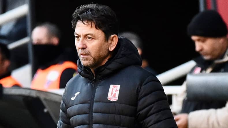  Balıkesirspor Teknik Direktörü Zafer Uysal, Karşıyaka maçının ardından yaptığı açıklamada