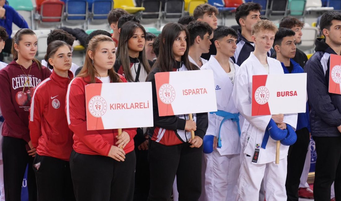 Karate Gençler grup birinciliği Balıkesir’de başladı Balıkesir Şehit Turgut Solak Spor Salonu’nda düzenlenen Okul Sporları Karate