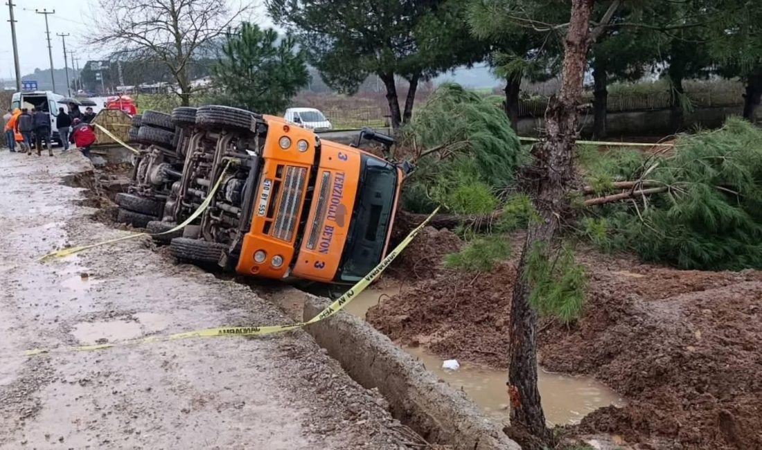 İvrindi’de istinat duvarı çalışması sırasında zeminin çökmesi sonucu beton mikseri
