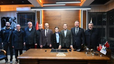 Balıkesir Büyükşehir Belediye Başkanı Ahmet Akın, İvrindili hemşehrileriyle iftar yaptı.