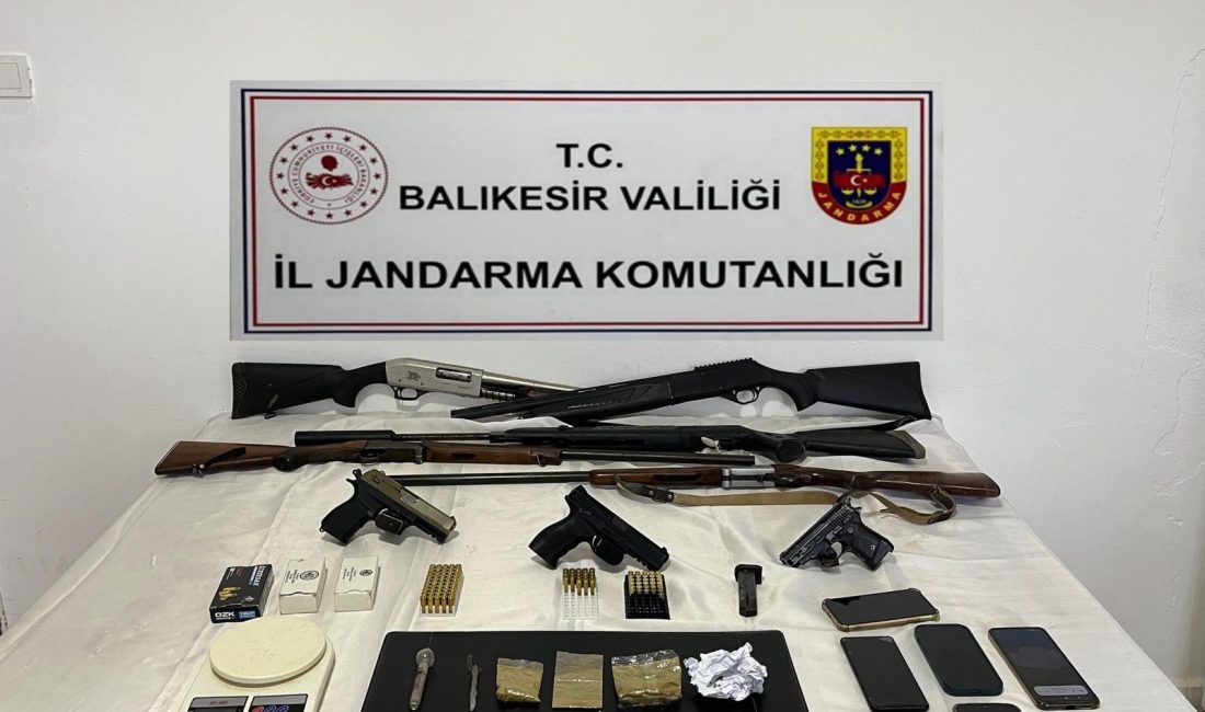 Balıkesir İl Jandarma Komutanlığı ekiplerince, il genelinde uyuşturucu madde satıcılarına