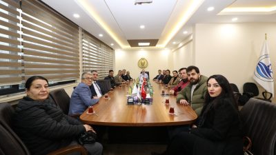 Zafer Partisi yöneticilerinden oluşan heyet, Bandırma Ticaret Odası Başkanı Bahadır