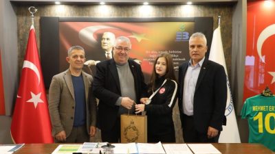 Genç yaşına rağmen ulusal ve uluslararası arenada elde ettiği şampiyonluklarla