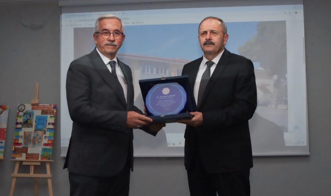 Erdek Hasan Tozun İlkokulu’na Yeni Konferans Salonu Erdek’te hayırsever desteğiyle yapımı tamamlanan Asiye Tozun Konferans Salonu’nun açılışına