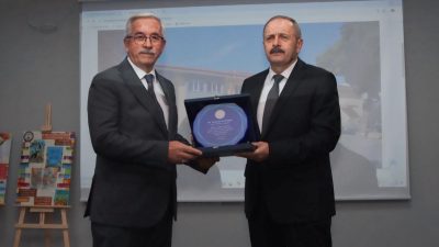 Erdek’te hayırsever desteğiyle yapımı tamamlanan Asiye Tozun Konferans Salonu’nun açılışına