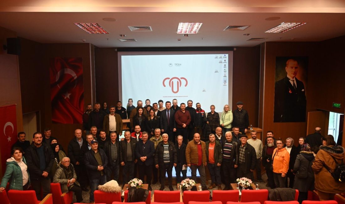 Küçükbaş yetiştiricileri eğitim programında buluştu Koyunculuk Araştırma Enstitüsü Müdürlüğü ev sahipliğinde düzenlenen “Yetiştirici Eğitim Toplantısı”nda