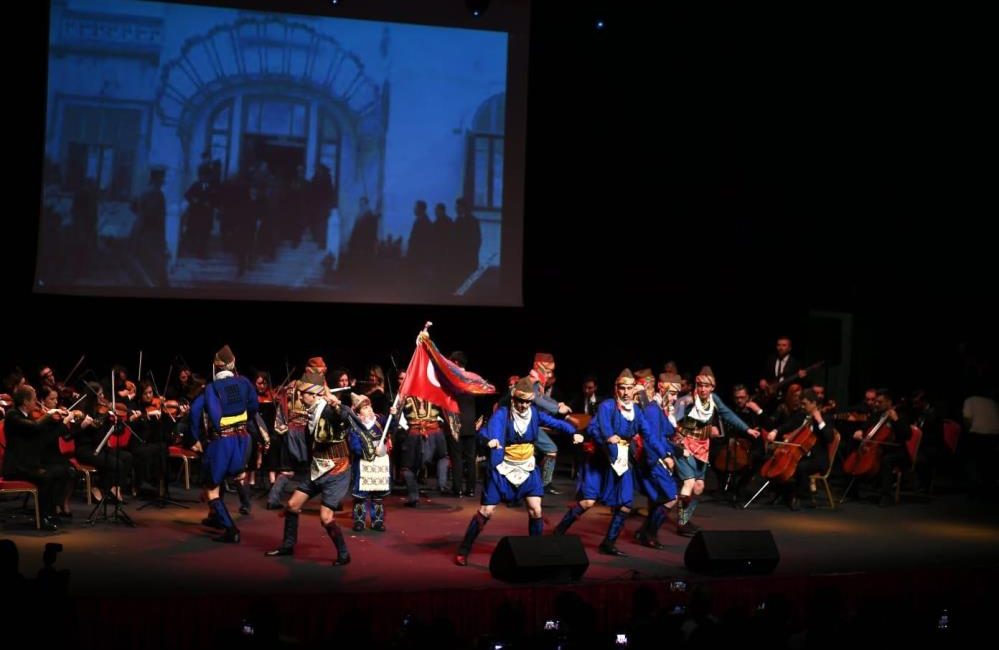 Balıkesir’de, “Selanik’ten Balıkesir’e Atatürk Ezgileri” konseri Balıkesir, bu akşam eşsiz bir müzik ve dans ziyafetine ev