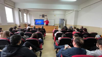 Enerjisa Bandırma Fen Lisesi’nde düzenlenen toplantılarda, TEKNOFEST ve DENEYAP Teknoloji