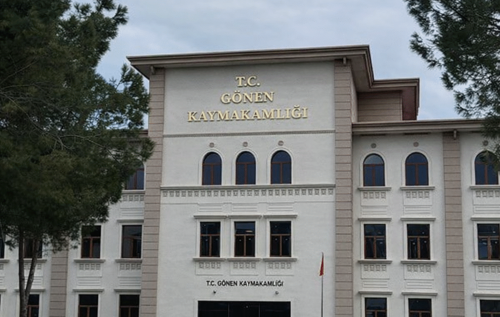 Gönen Kaymakamlığı’ndan Çay Ocağı İçin Kiralama İlanı Gönen Hükümet Konağı’nda yer alan çay ocağı alanı için kiralama