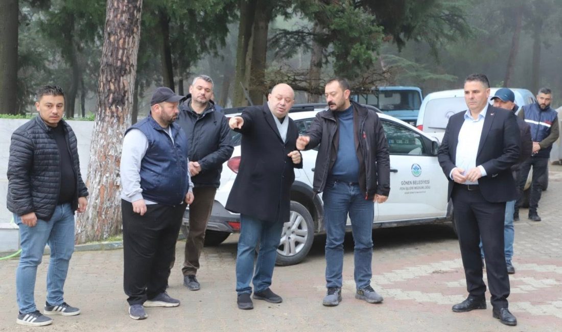 Gönen’de mezarlık alanındaki düzenlemeler yakında hayata geçirilecek Gönen Belediye Başkanı İbrahim Palaz, Şehir Mezarlığı hizmet binasında yapılacak