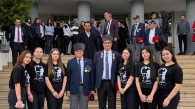 Havran Anadolu Lisesi konferans salonunda düzenlenen “Vatan ve Kahramanlık Buluşmaları”