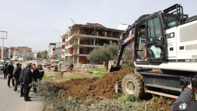 Edremit Belediye Başkanı Mehmet Ertaş, ilçenin dört bir yanında devam