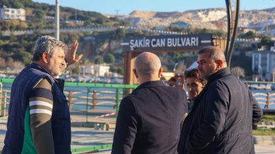 Marmara Adalar Belediye Başkanı Aydın Dinçer, iskelede devam eden çalışmaların