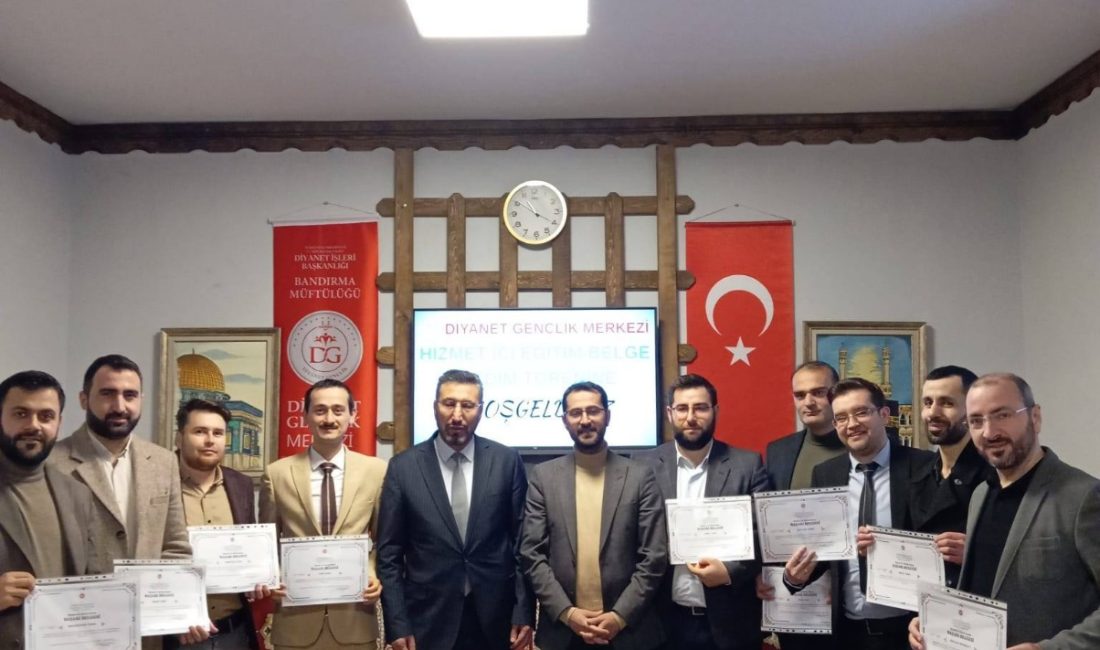 Bandırma’da düzenlenen Talim ve Tashih-i Hurûf Hizmet İçi Eğitim Kursu’nun