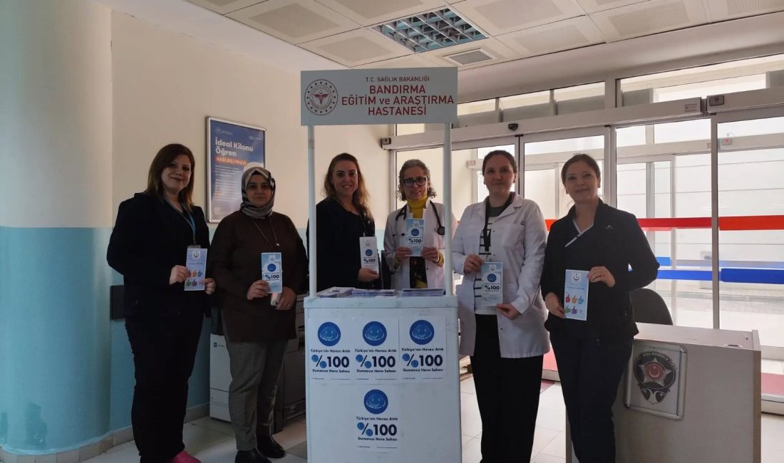 Bandırma Eğitim ve Araştırma Hastanesi’nde Sigarayı Bırakma Günü dolayısıyla kurulan