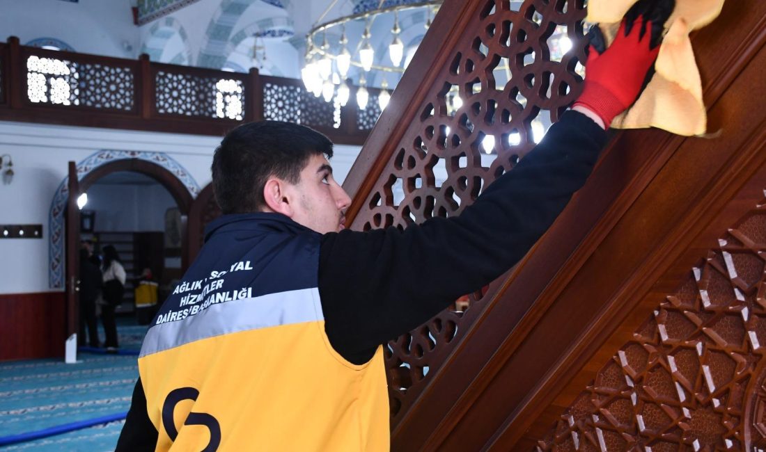 Büyükşehir’den 20 ilçede Ramazan ayı için kapsamlı temizlik Balıkesir Büyükşehir Belediyesi, Ramazan ayında ibadet alanlarının hijyenik hale gelmesi