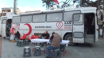 Balıkesir Kızılay Kan Merkezi’nin düzenlediği kampanya ilgi gördü. Çok sayıda